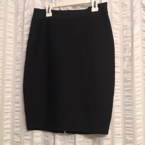 GUESS body con skirt w/ slit on back
